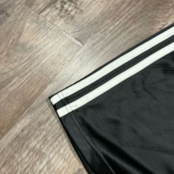 Vintage Tweety Bird Looney Tunes Shorts - Picture 5 of 10